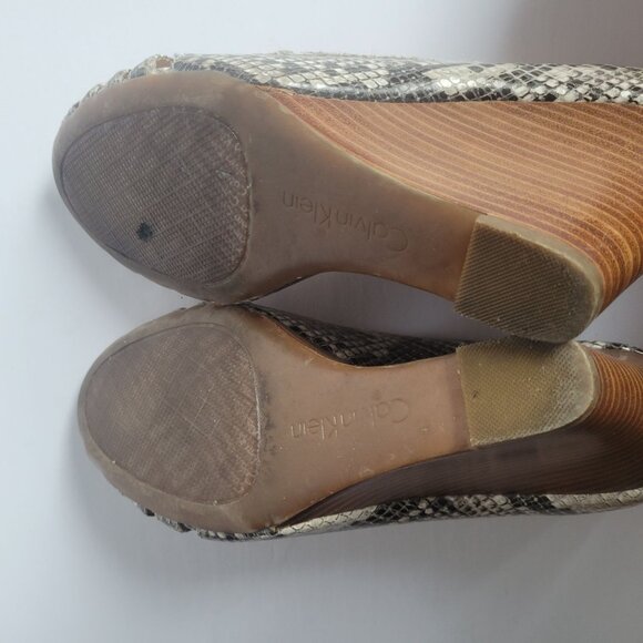 Calvin Klein Snake Print Peep Toe Wedges Size 8M - Picture 8 of 8